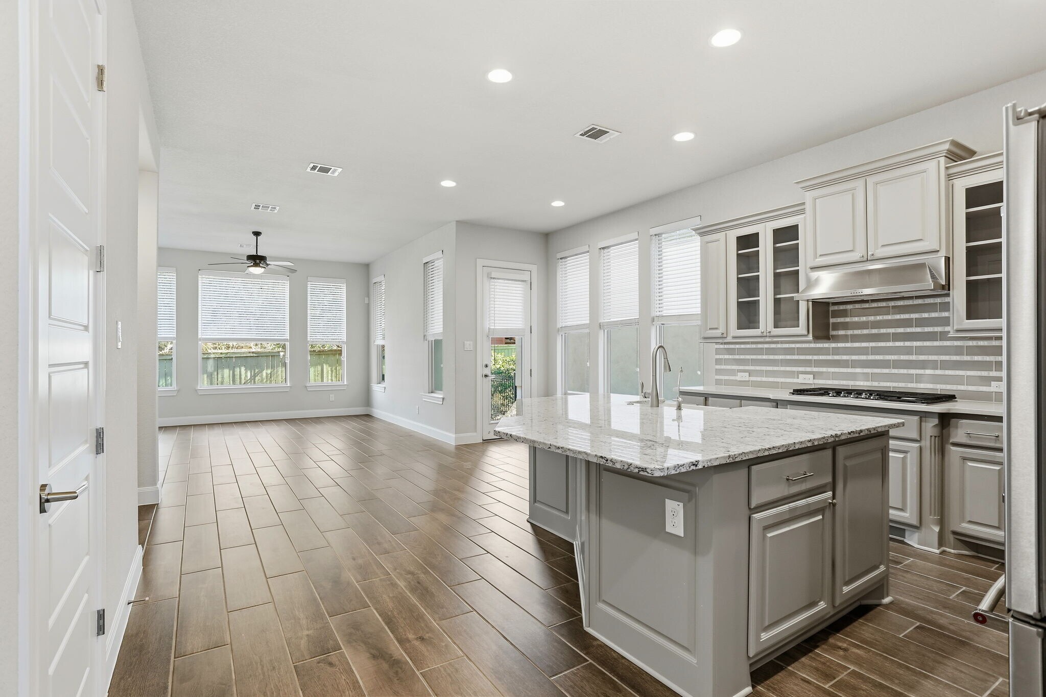 Building Photo - 11330 Cottage Grove