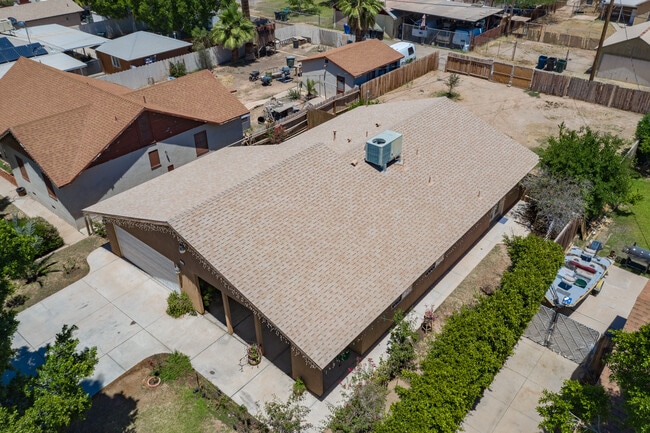 Building Photo - 730 Pine Ave