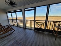 Building Photo - Welcome to our stunning 3-bedroom, 2-bathr...