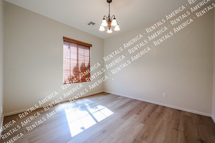 Building Photo - 3410 S Sunland Dr