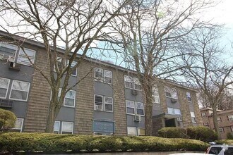 Building Photo - 318 Nesmith St