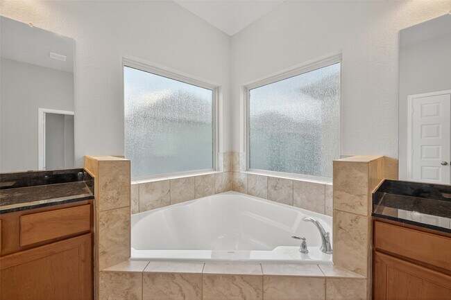 Building Photo - 2009 Kirby Landing Dr