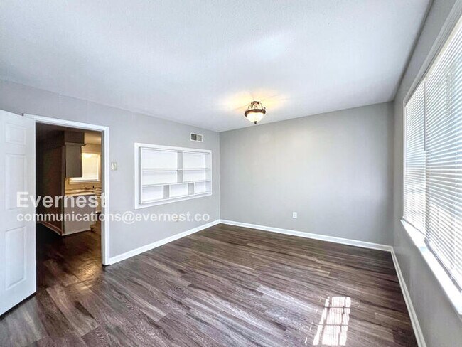 Building Photo - 5728 Choctaw Dr