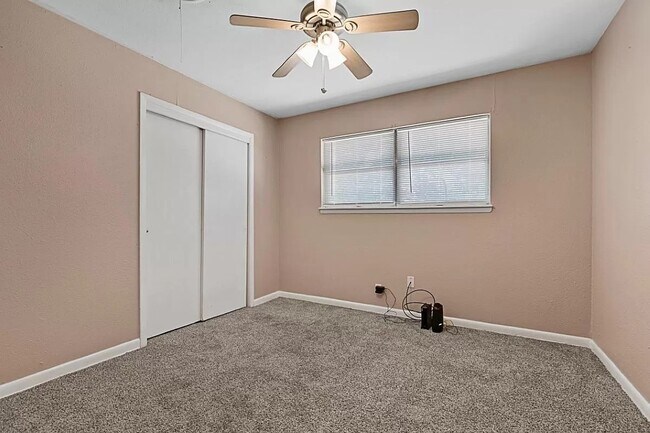 Building Photo - 5720 Wharton Dr