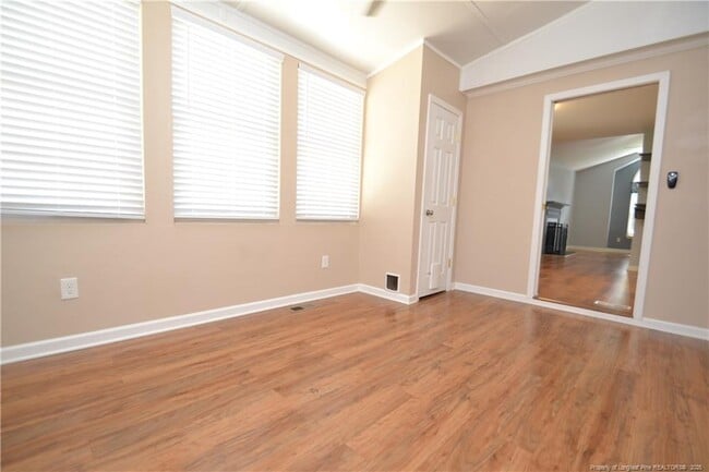 Building Photo - 5909 Royal Coach Ct