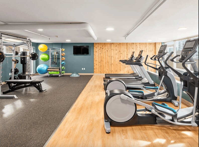 Building Photo - 311 Cedar St