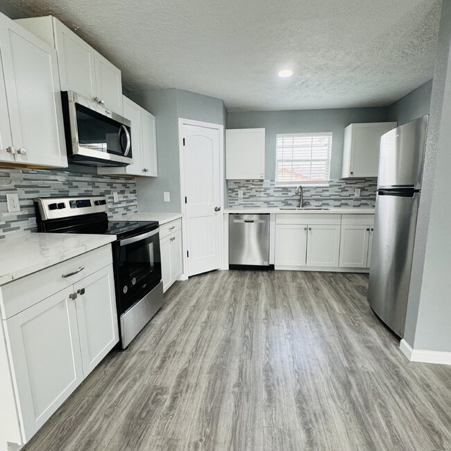 Building Photo - 1 Lutcher Circle A