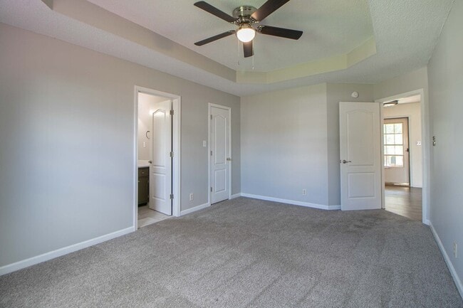 Building Photo - 1325 Meredith Way