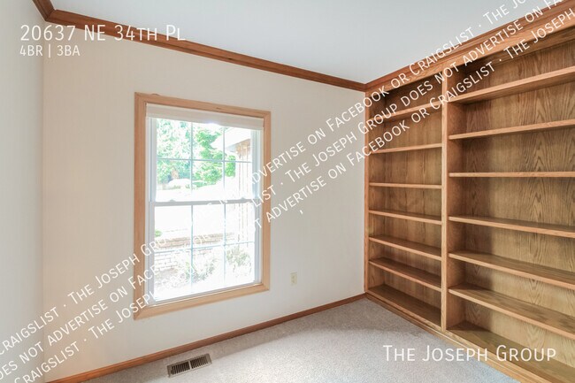 Building Photo - 20637 NE 34th Pl