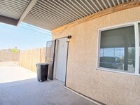Building Photo - 305 N Lake Ave