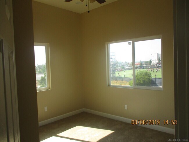 Building Photo - 5448 Mary Ln Dr