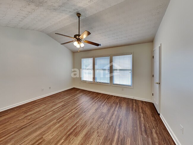 Building Photo - 127 Oleander Way