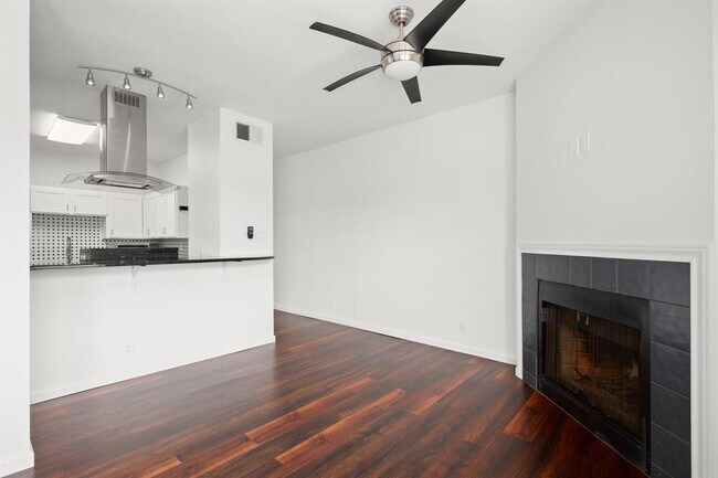 Building Photo - 2414 Longview St