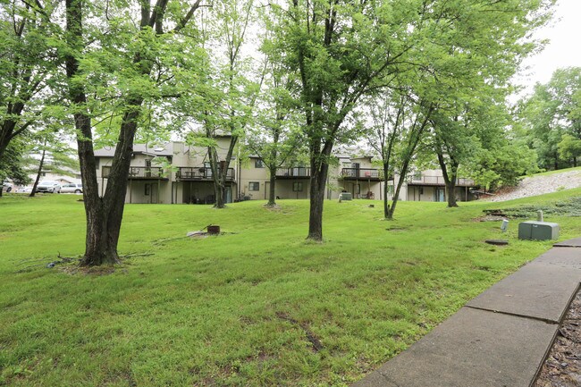 Building Photo - 439 Foxfire Dr