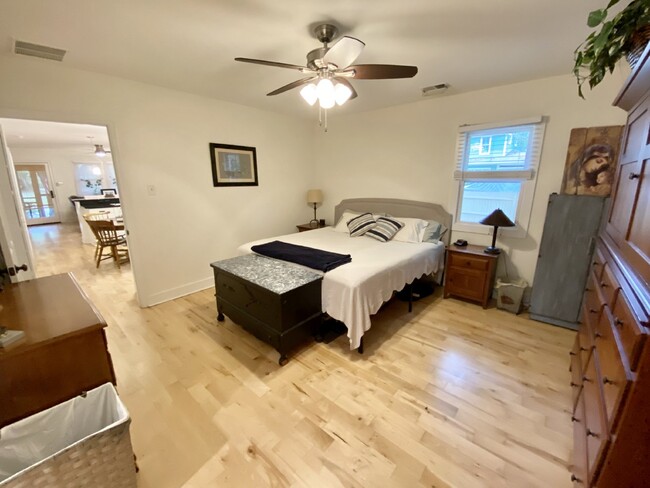 Building Photo - Furnished Old Town Bluffton Cottage