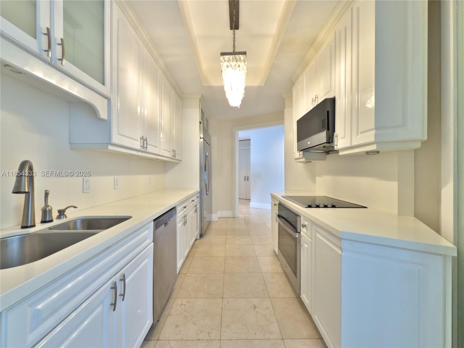 Building Photo - 848 Brickell Key Dr