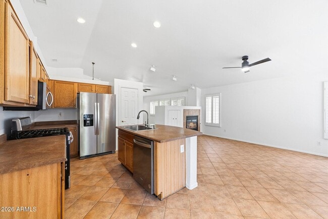Building Photo - 17534 W Coyote Trail Dr