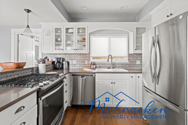 Building Photo - Fully furnished, pet-friendly, and available for mid-term stays with a 30-day minimum