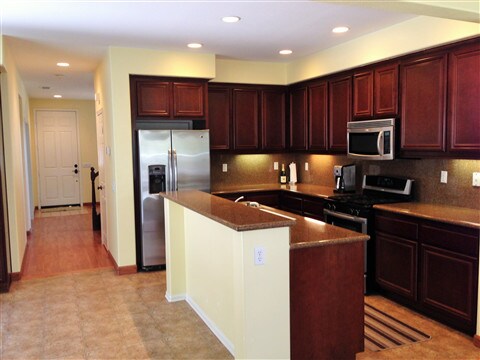 Building Photo - 40126 Canton Ct