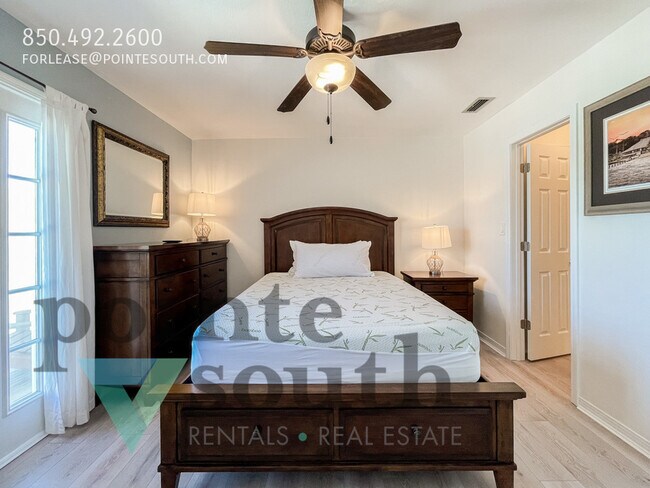 Building Photo - 13948 River Rd