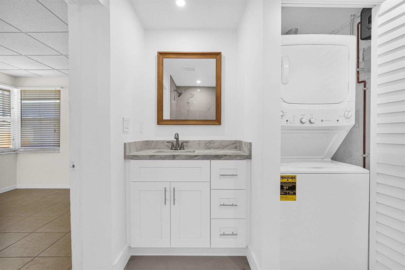 Building Photo - 261 NE 45th St