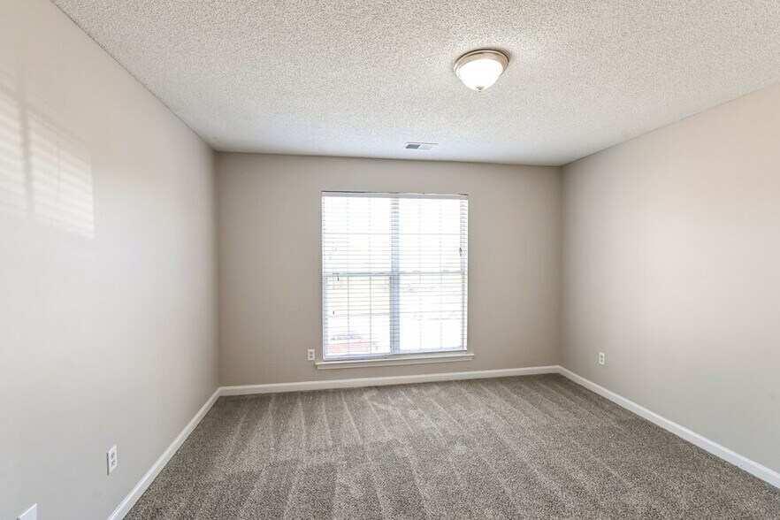 Building Photo - 4815 Half Moon Cove