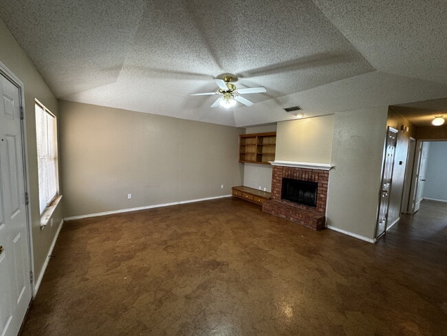 Building Photo - Duplex Across The Street From Park & Minut...