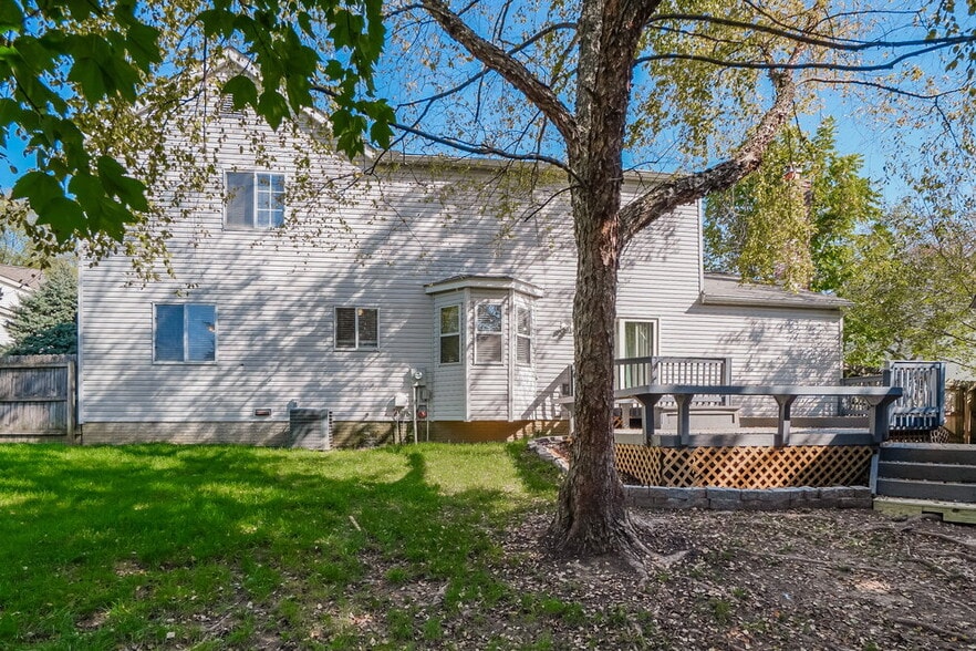 Building Photo - 593 Bridgewater Ct