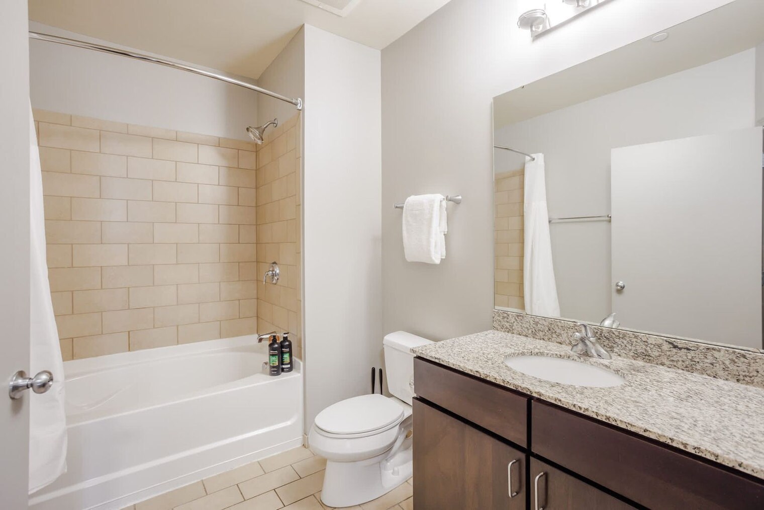 Building Photo - 121 E Freedom Way