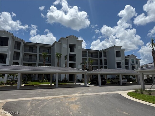 Building Photo - 15285 Grn Acrs Ave