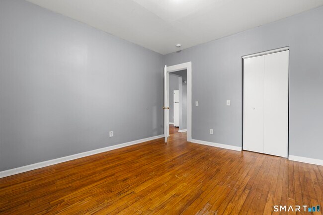 Building Photo - 38 Beacon St