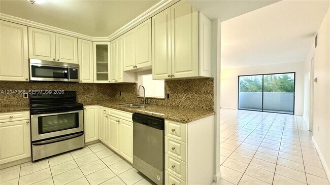 Building Photo - 130 S Shore Dr