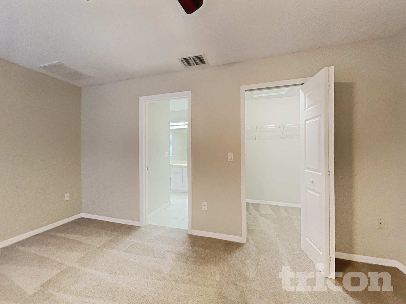 Building Photo - 3233 Ambassador Ave