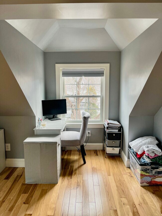 4th bedroom - 179 Dartmouth st