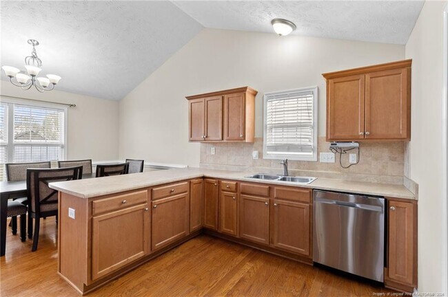 Building Photo - 255 Collinwood Dr