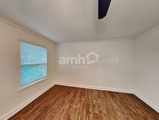 Building Photo - 203 McBee Pl