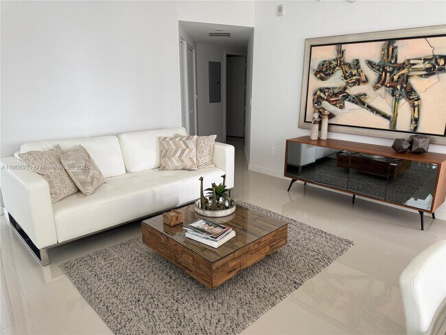 Building Photo - 488 NE 18th St