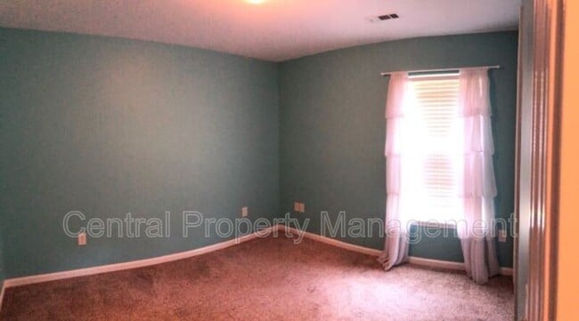 Building Photo - 547 Clairidge Dr