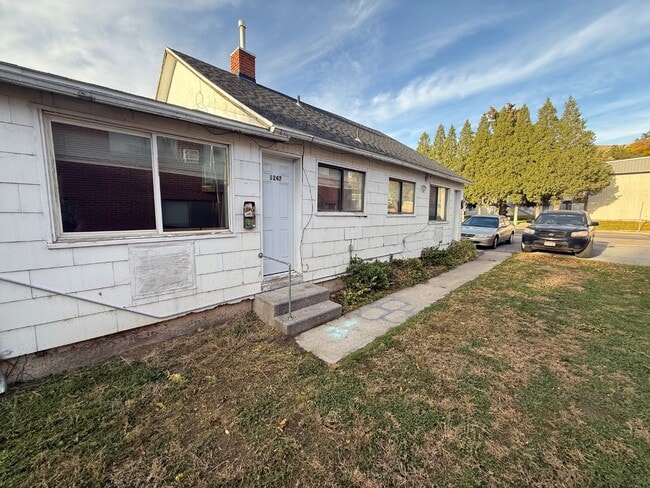 Building Photo - 1245/1247  S 5th Ave - 1247