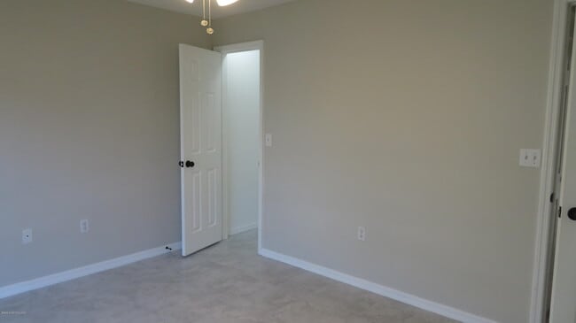 Building Photo - 1777 Sawgrass Dr SW