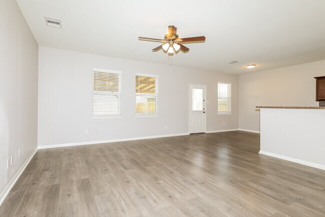 Building Photo - 28009 Irving Dr