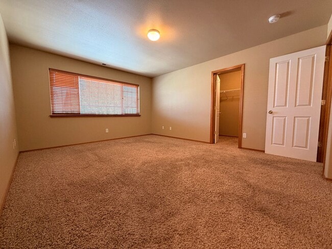 Building Photo - 2988 SW Indian Cir