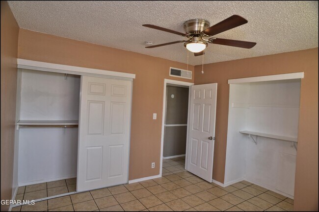 Building Photo - 9004 Acatlan Ln