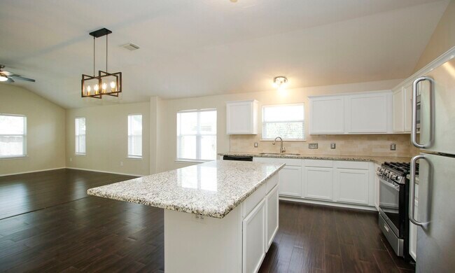 Building Photo - 8730 Cedar Walk Dr