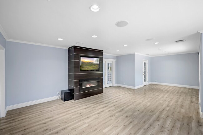 Living Room - 4839 Lowell Ave