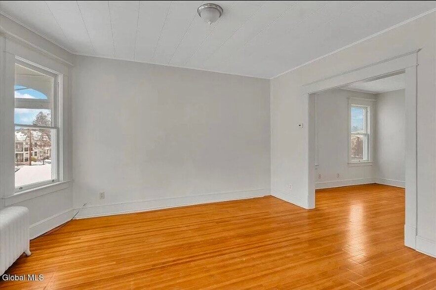 Building Photo - 6 W Erie St