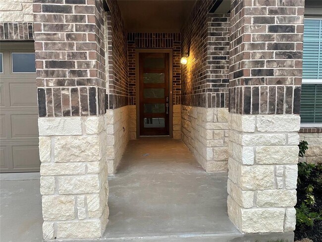 Building Photo - 1905 Armitas Ter