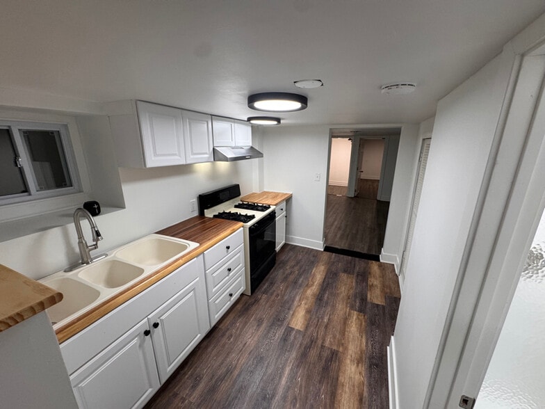 Building Photo - 3521 Oak Ave