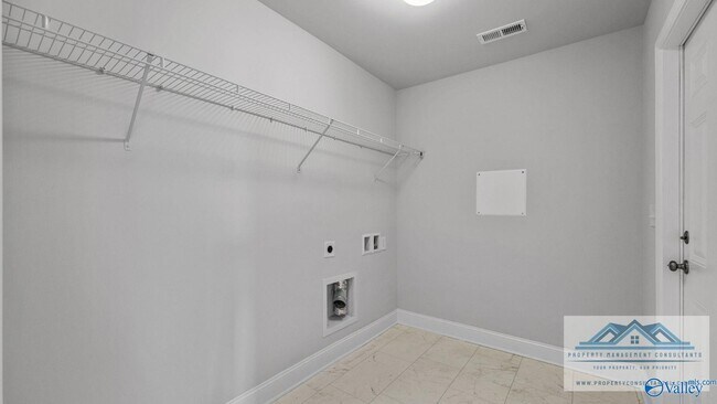 Building Photo - 146 Abercorn Dr