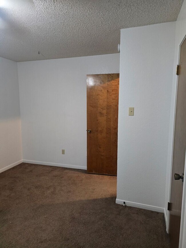 Building Photo - 1803 Stardust St